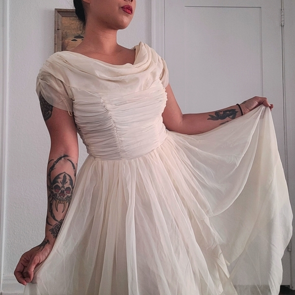 1950s or 60s vintage shirred bodice chiffon party wedding dress - Picture 1 of 6